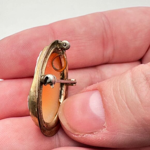 Antique Womans Brooch Pin Pendant 10K Yellow Gold Shell Cameo Flowers in Hair - Picture 5 of 5